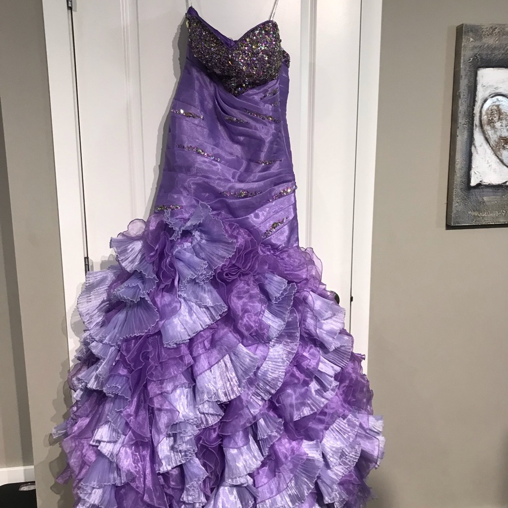 Prom dresses - Picture 3 of 4